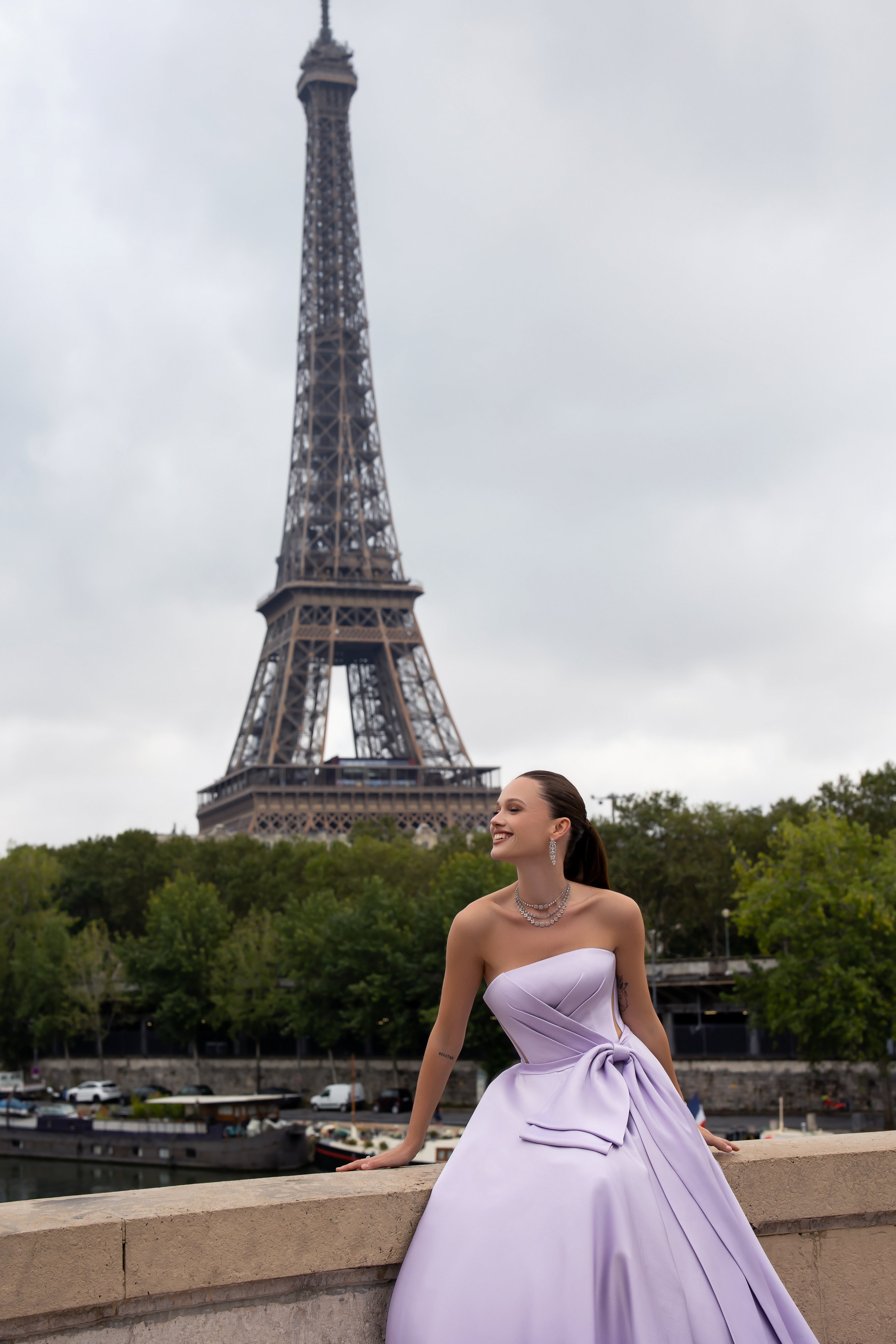 Lavender evening dress with a fairytale cut and a dropped pleated waist